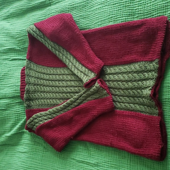 3/$65 Vintage handmade sweater - Picture 2 of 7